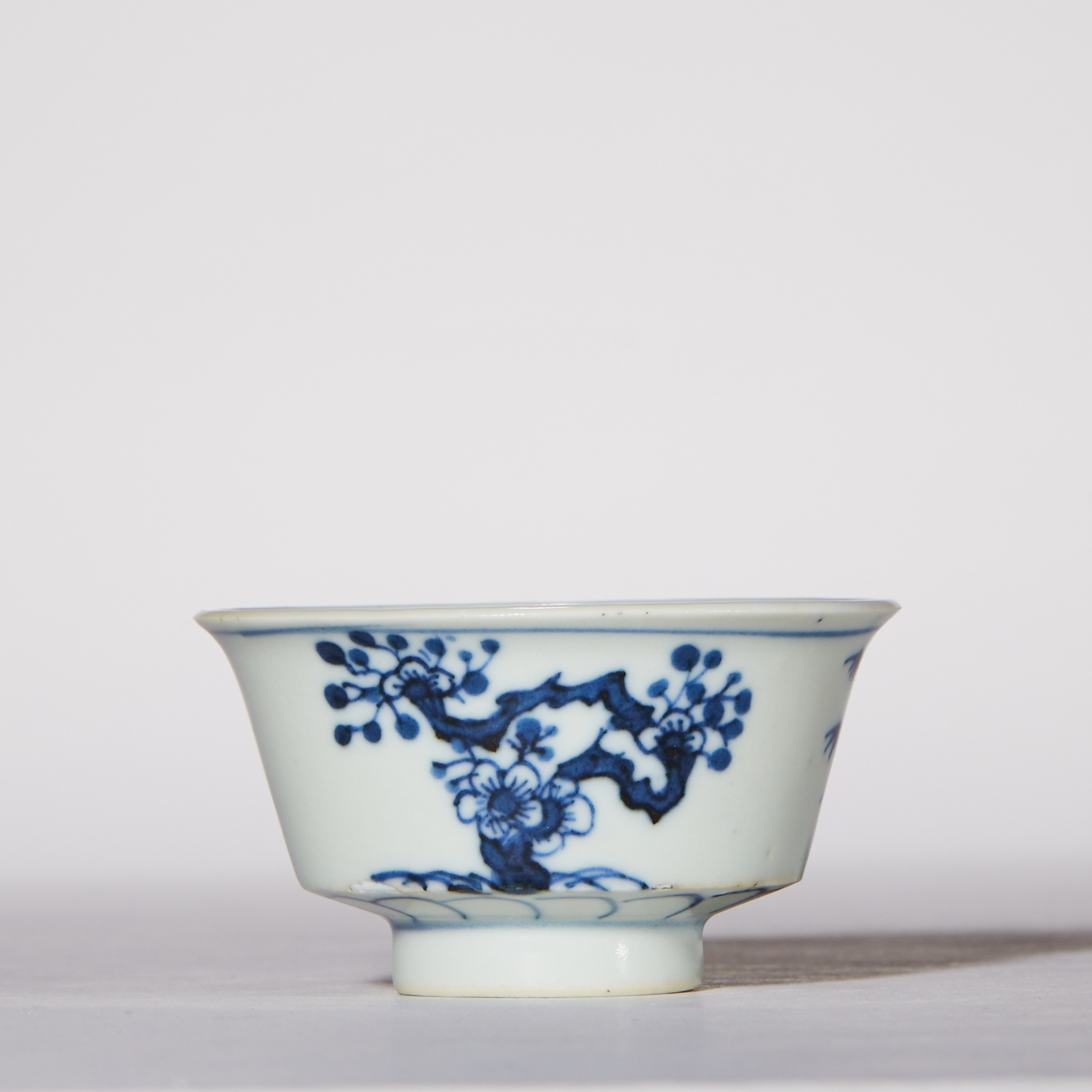 4895明崇祯·青花岁寒三友纹杯【古董拍卖】