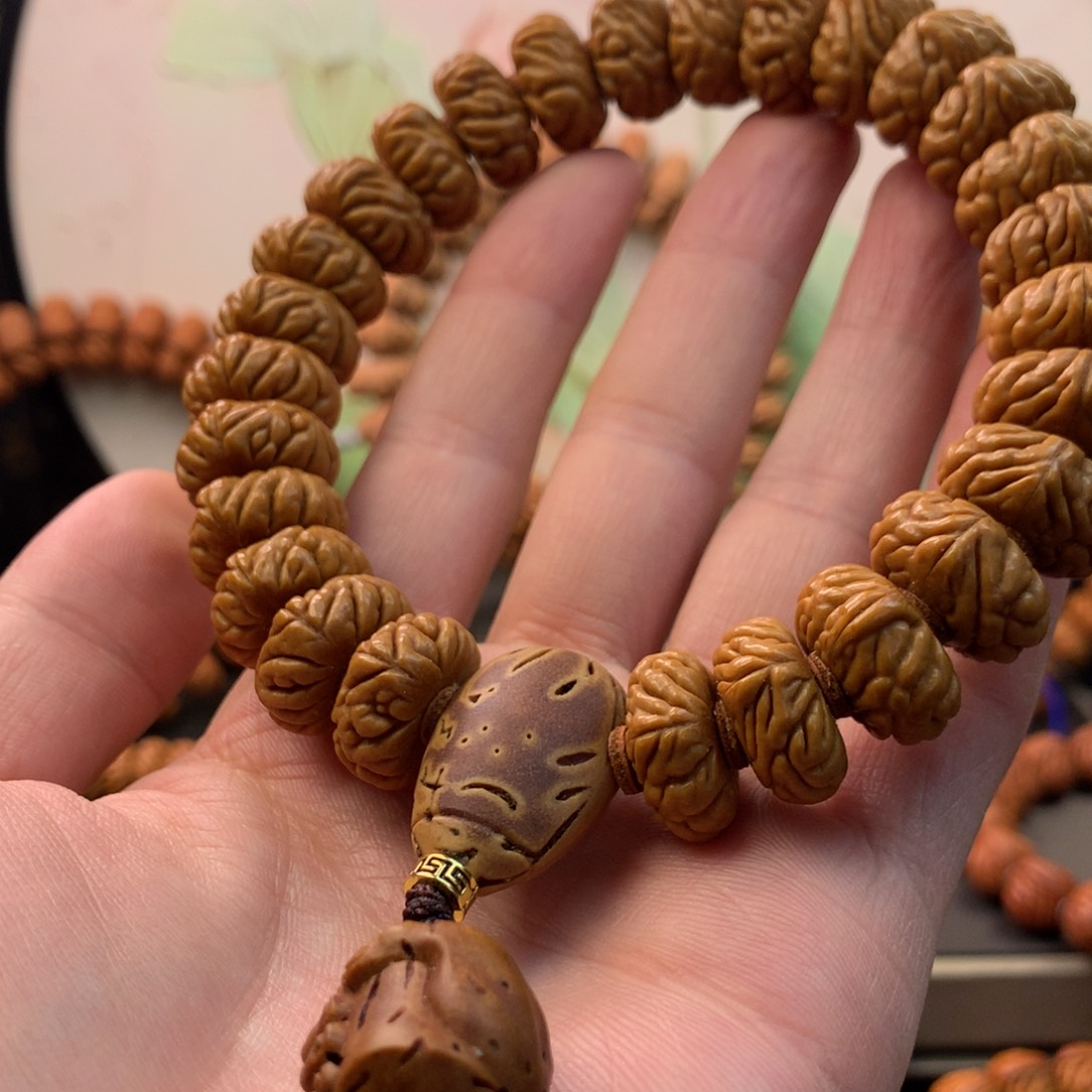 【闪购商品】桃核手串必***✨18祥云纽扣