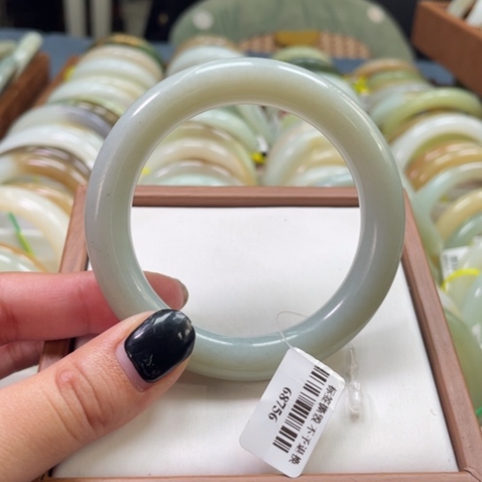 【闪购商品】和田玉手镯未镶嵌55