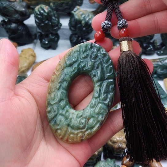 岫岩河磨玉（透闪石质玉）未镶嵌把件