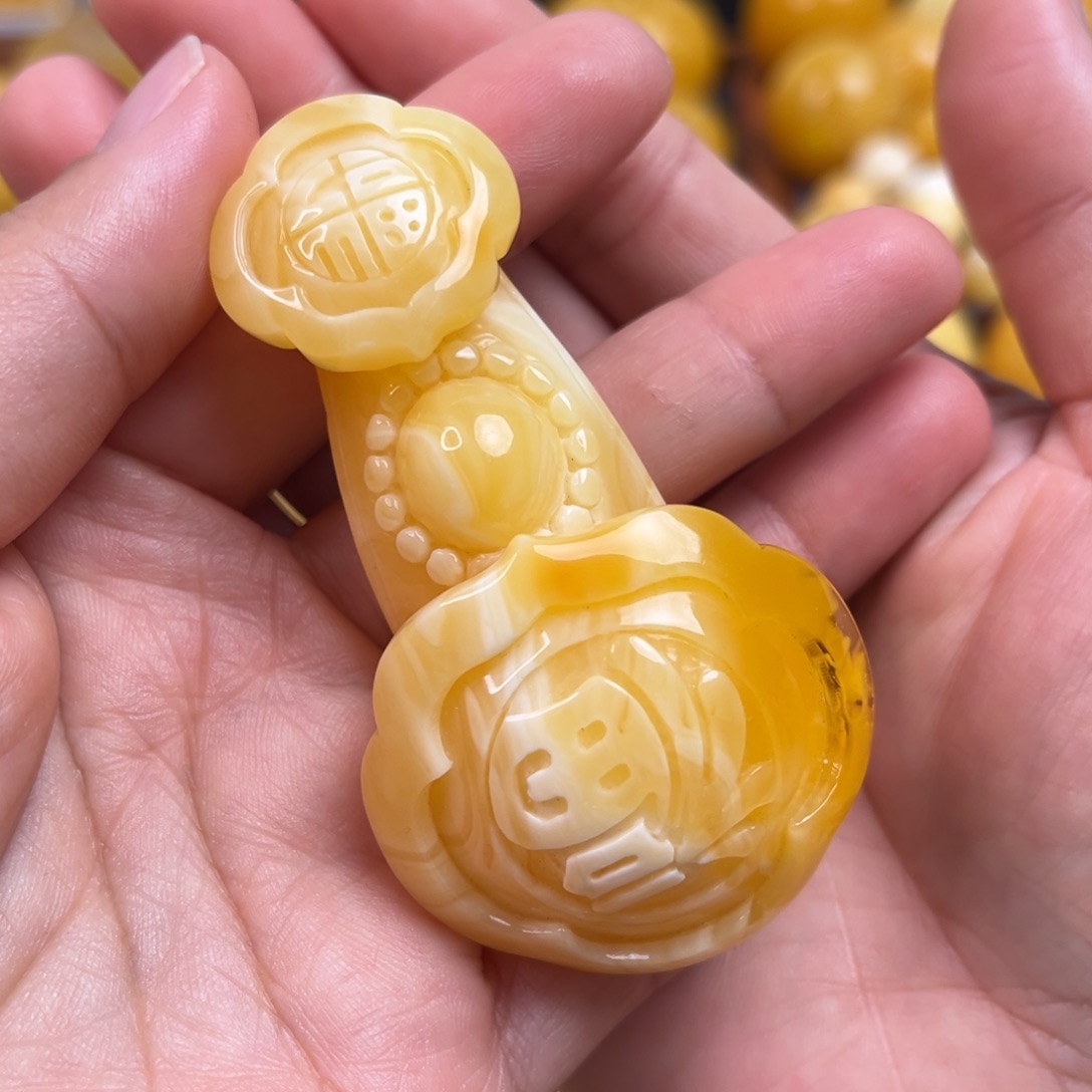 蜜蜡裸石未镶嵌称心如意