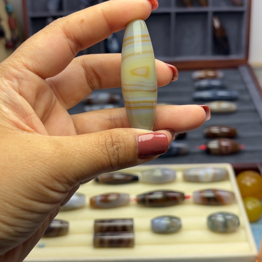 伍***3玛瑙/玉髓未镶嵌颈饰