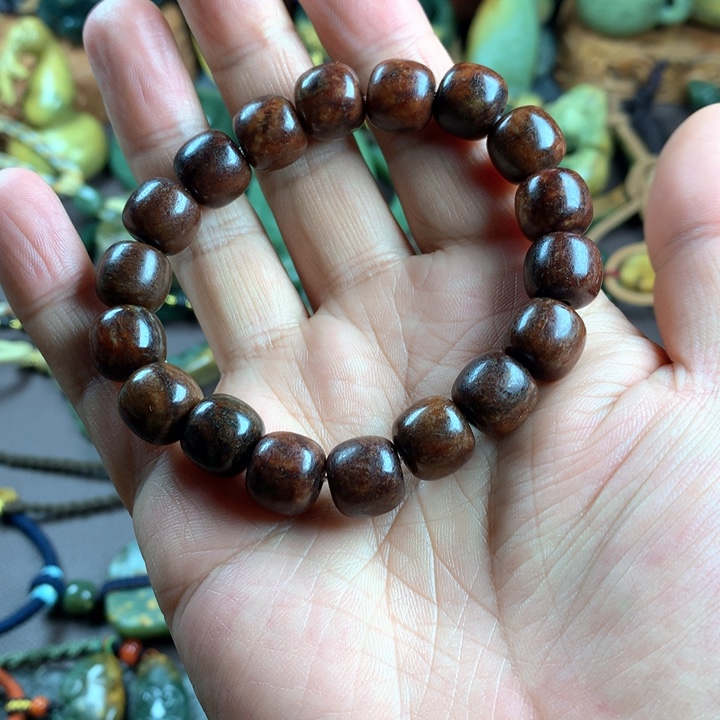 吊坠(赠链)未镶嵌岫岩河磨玉（透闪石质玉）