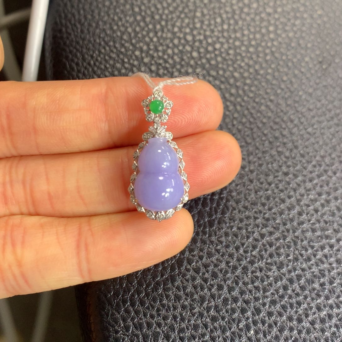 翡翠颈饰18K金镶嵌翡翠