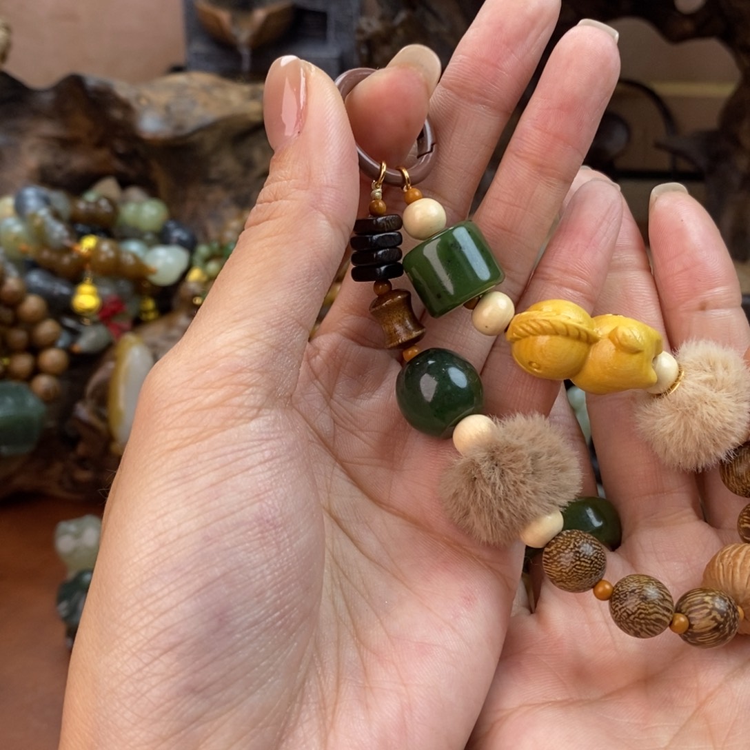 淡***淡和田玉（碧玉）未镶嵌颈饰