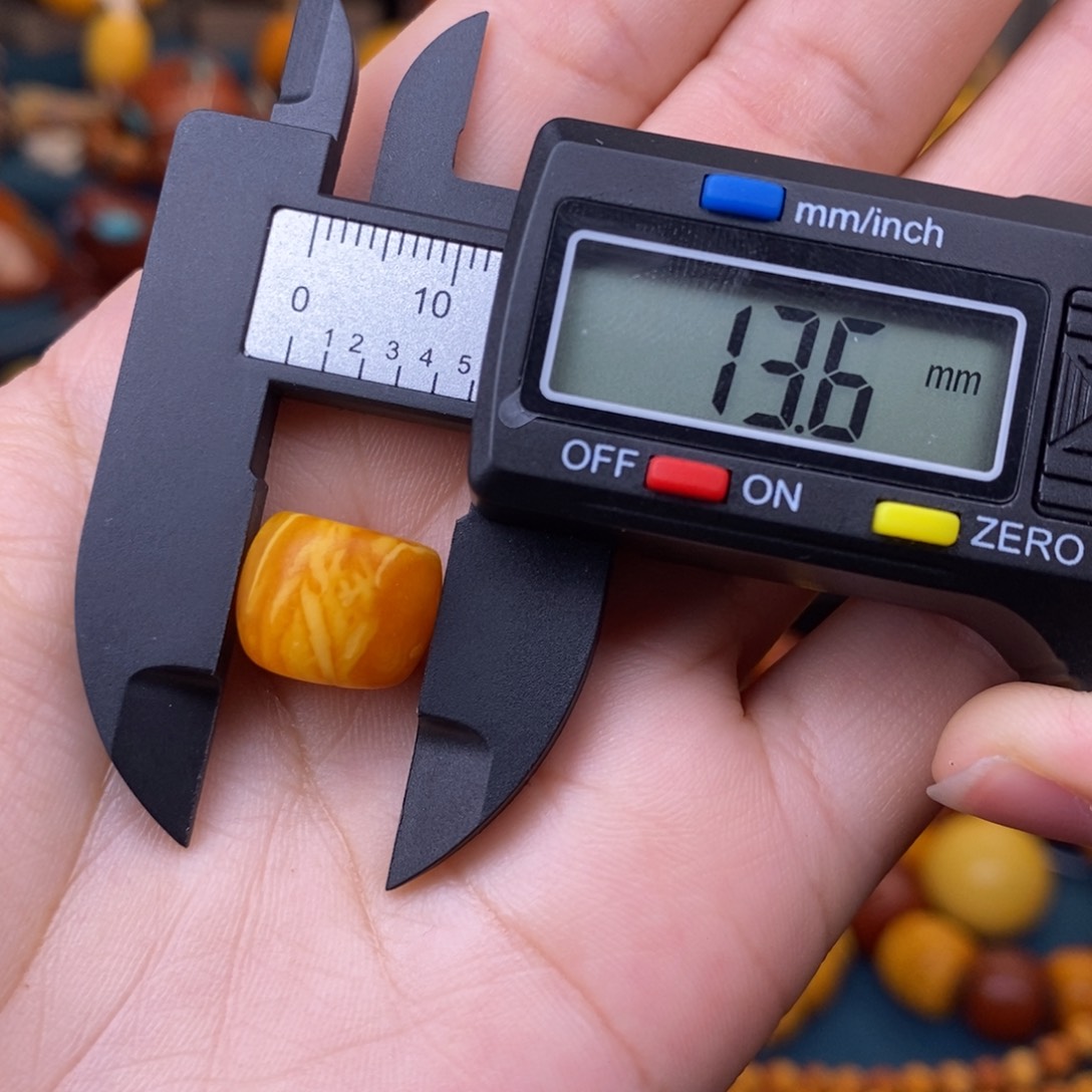 未镶嵌蜜蜡裸石哎****啊蜜蜡