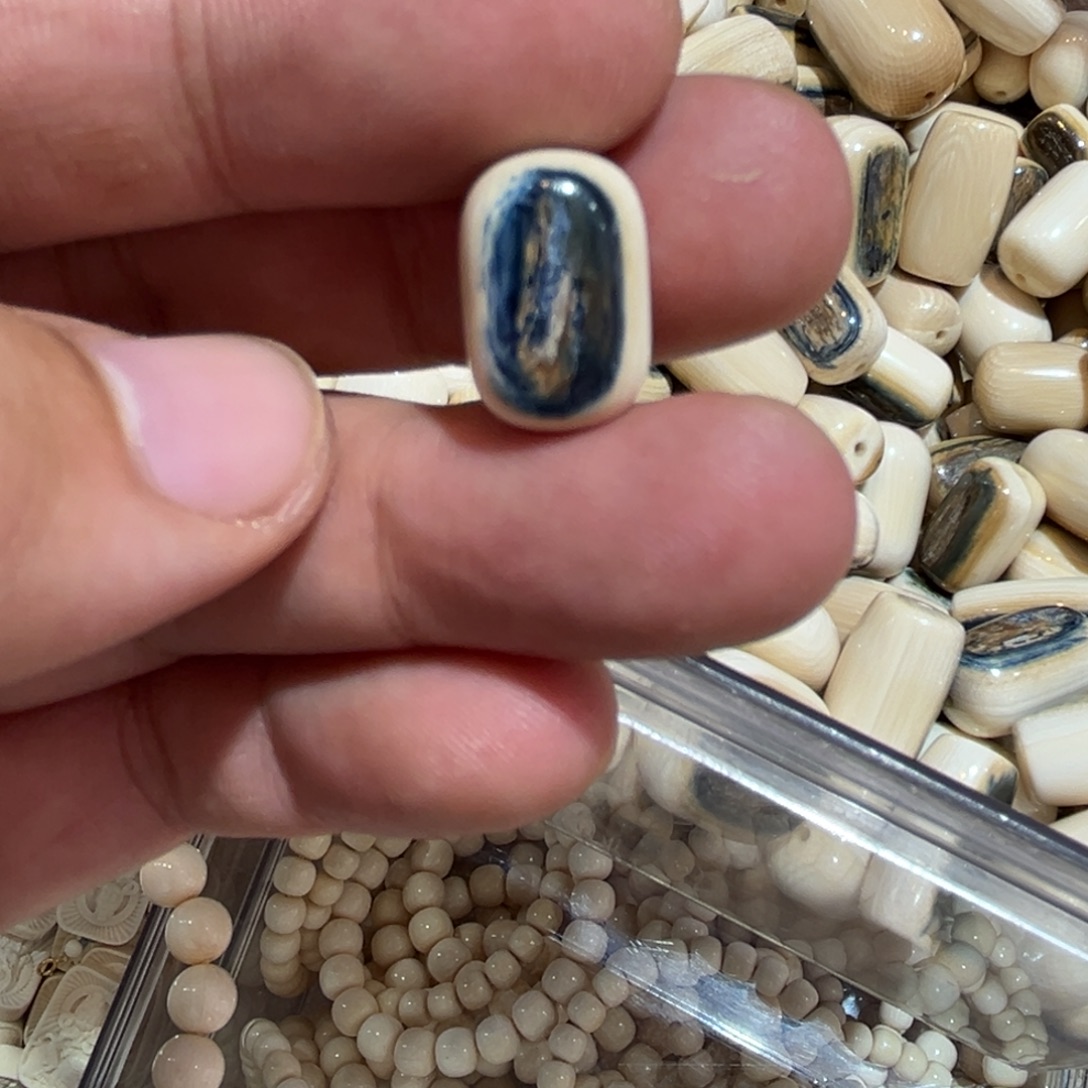 五***鸦只买单纯的吊坠，没带链子，属的性质。