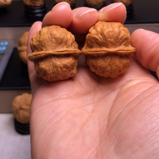 文玩核桃把件谷**ღ龙鳞舍利疙瘩包2