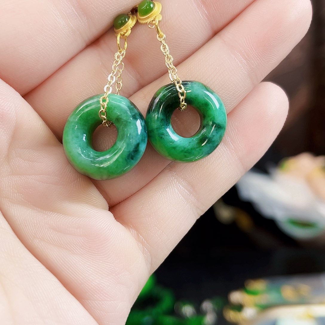 翡翠未镶嵌颈饰耳饰