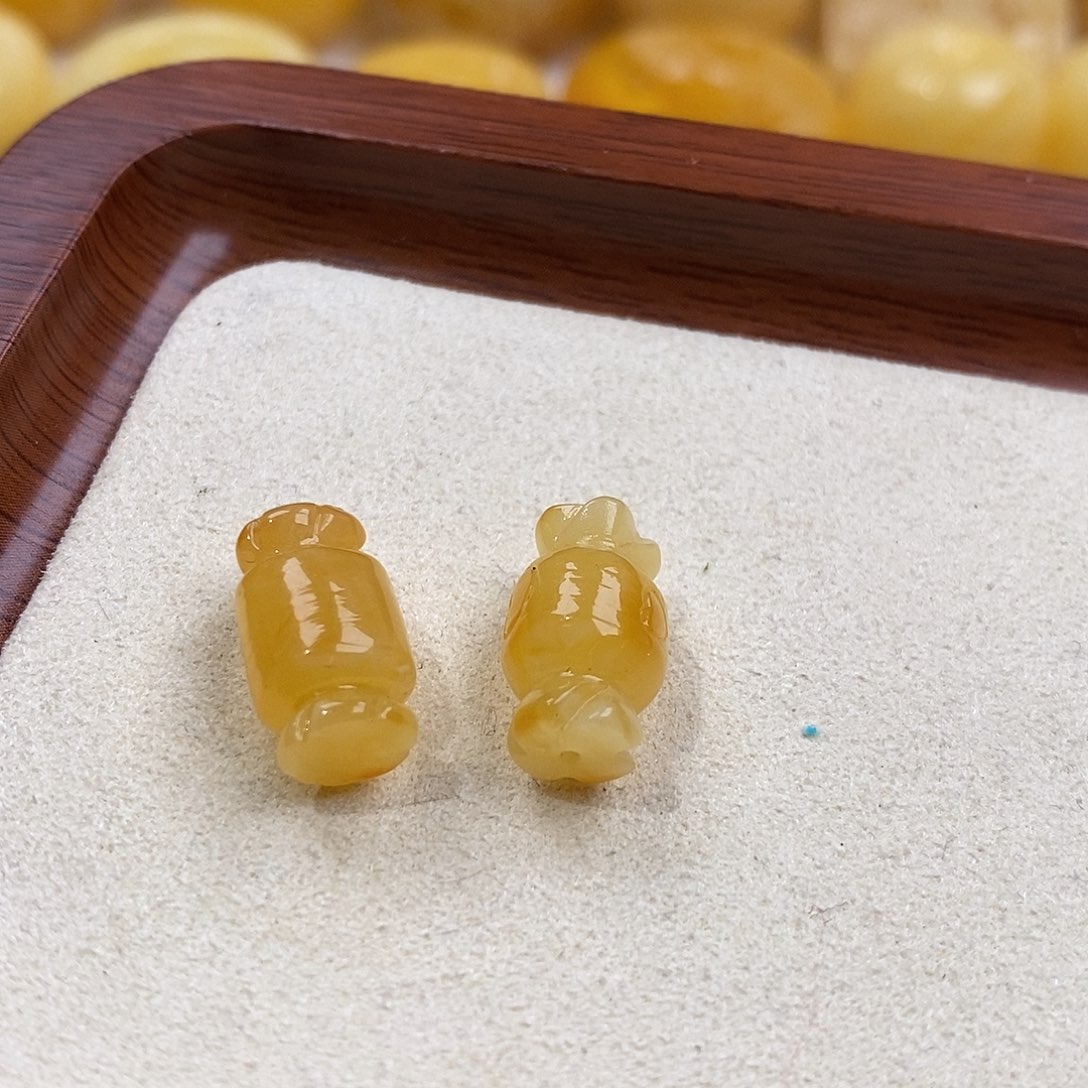 琥珀裸石未镶嵌天然原矿琥珀蜜蜡糖果一对