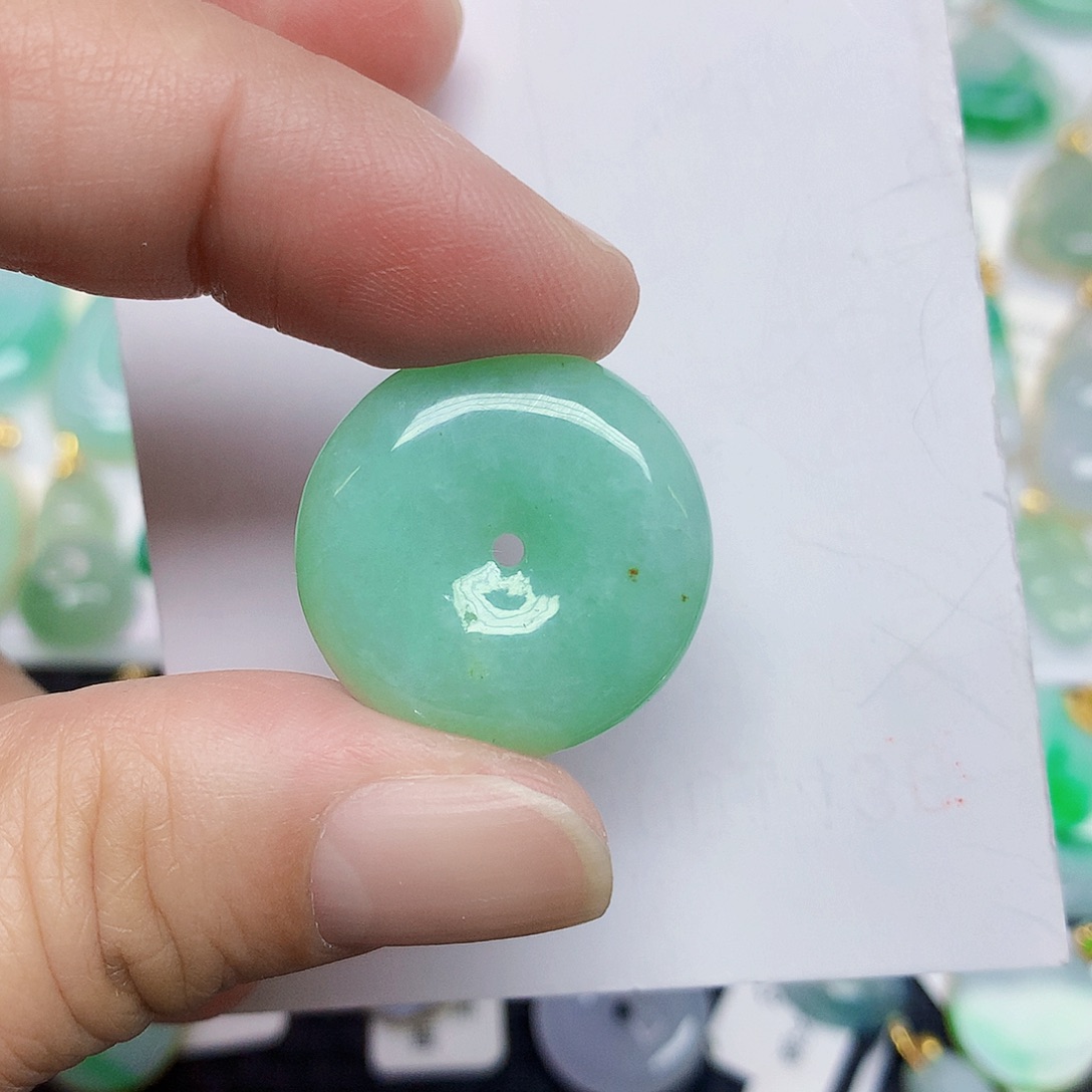 翡翠未镶嵌颈饰4678899