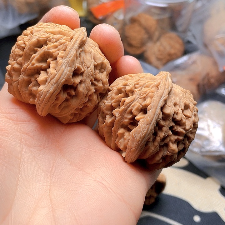 文玩核桃吊坠楼子一对