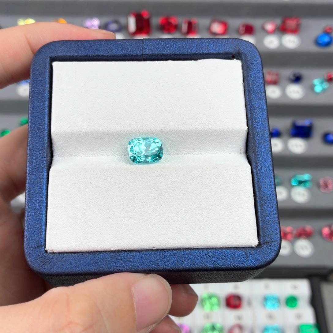 ****·人造钇铝榴石裸石4.15ct