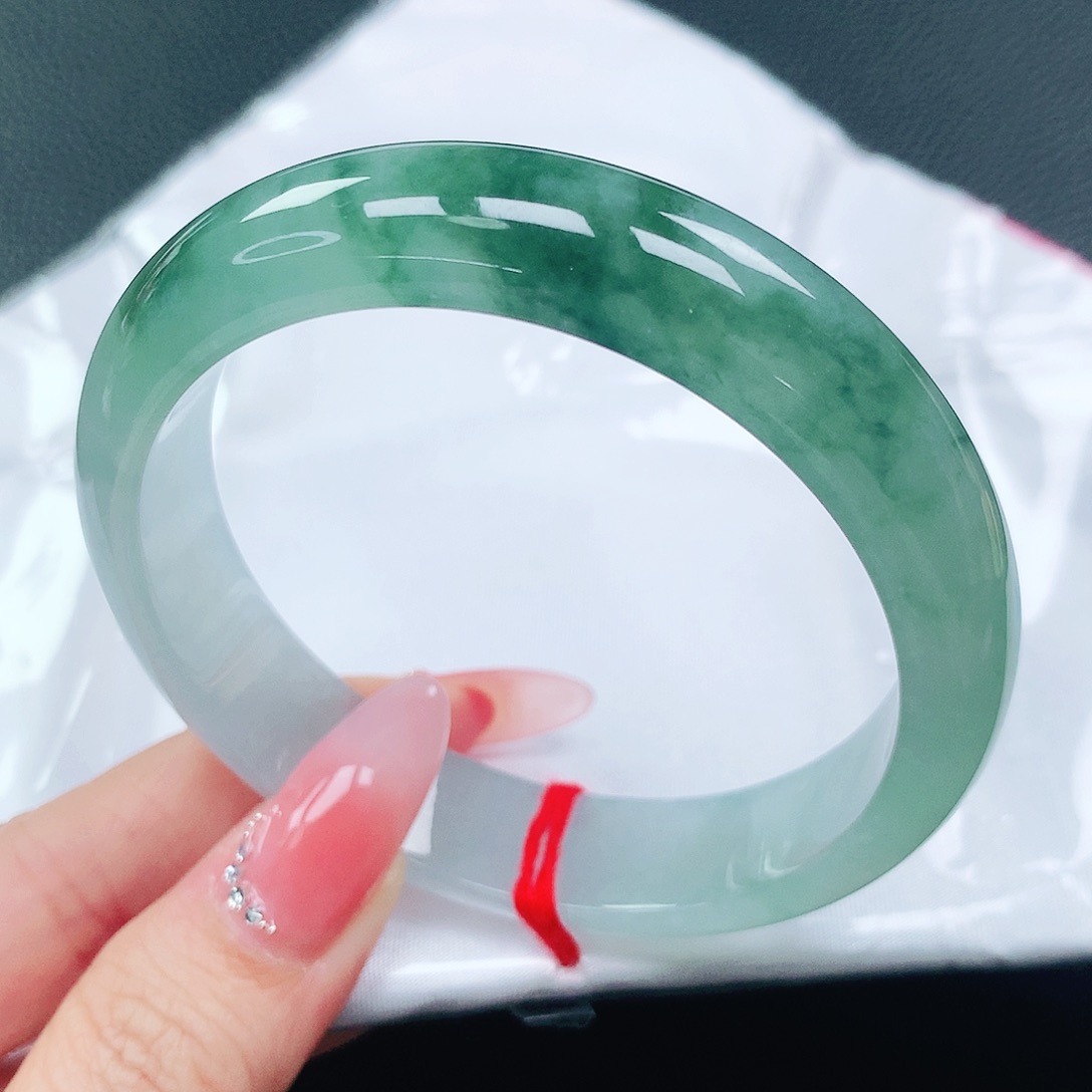 翡翠手镯未镶嵌57圈