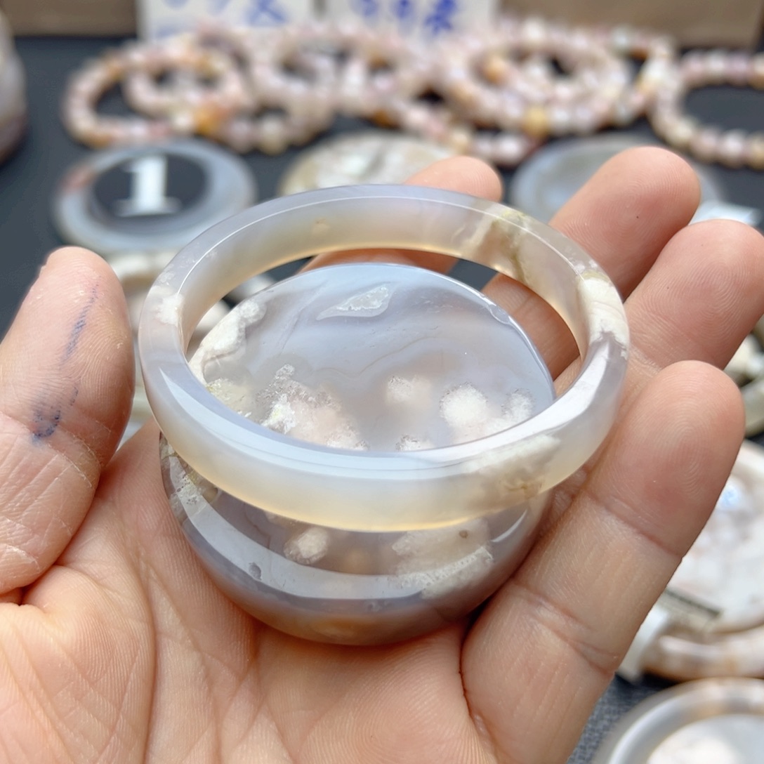 石英质玉手镯未镶嵌梅*55