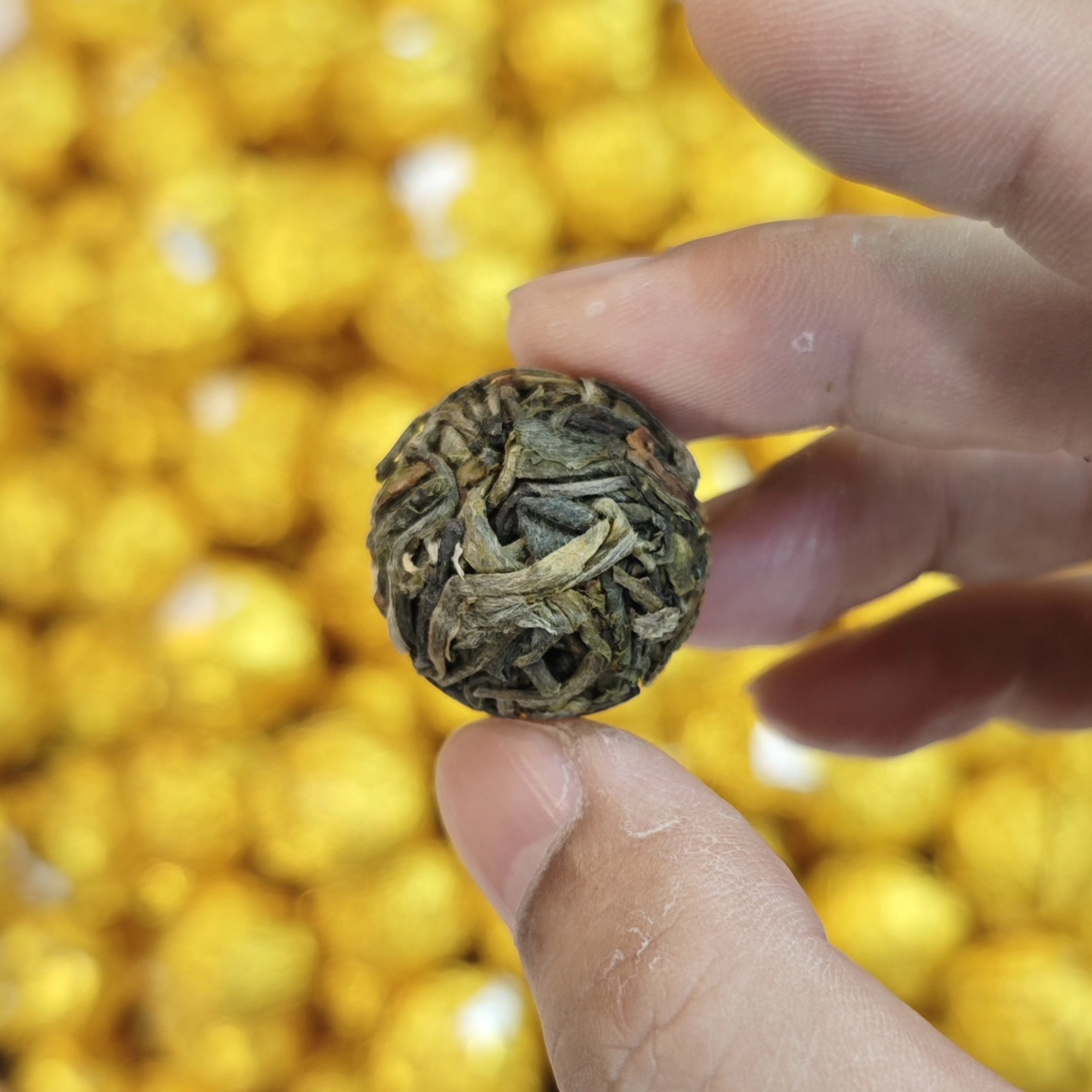 2025年无量山古树龙珠普洱生茶10颗共50克