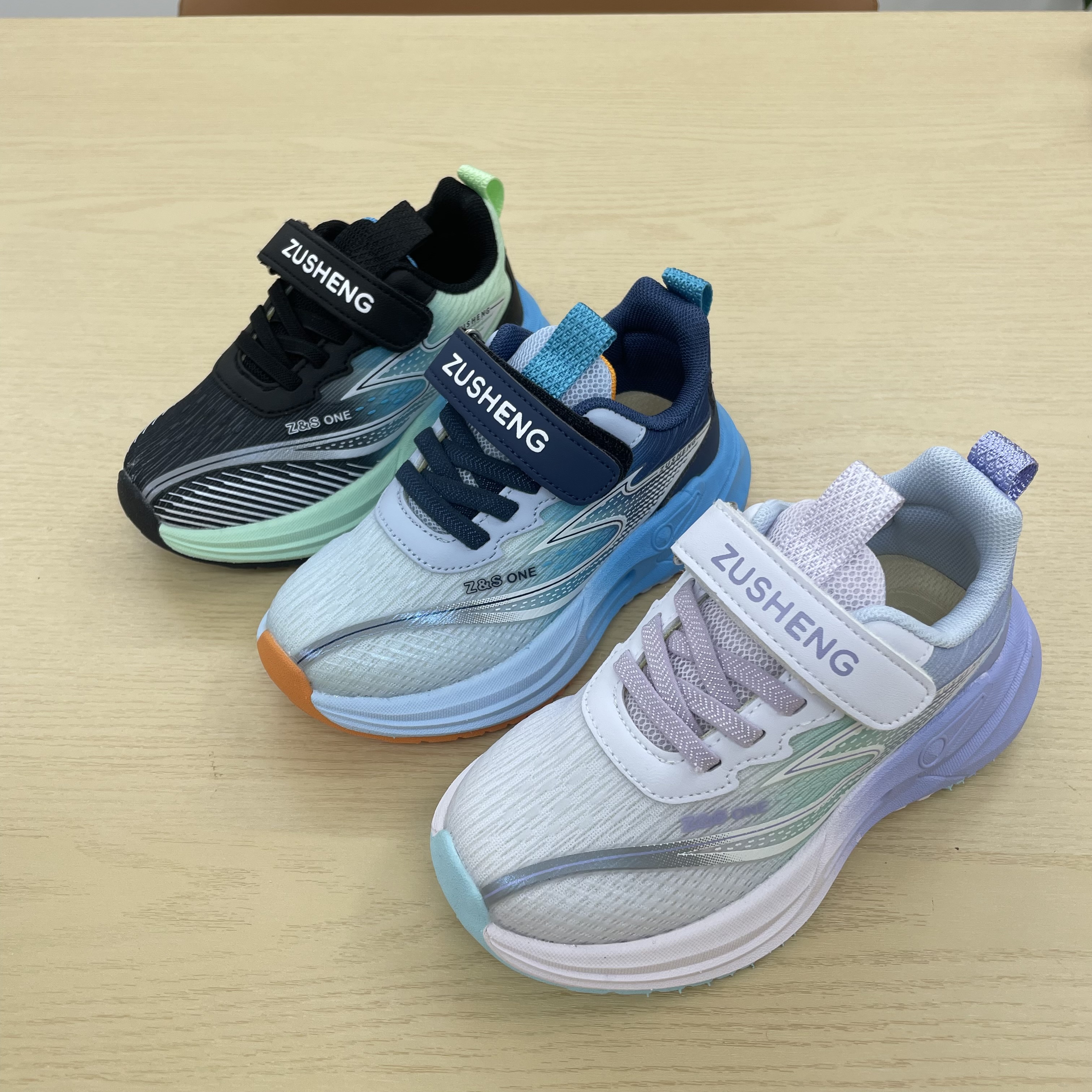 足圣新款儿童轻便网面运动鞋26-37码男女童超轻底透气跑步鞋