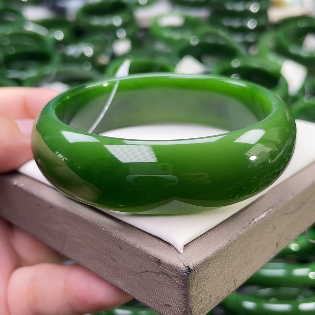 未镶嵌手镯和田玉（碧玉）