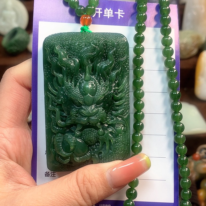 和田玉颈饰未镶嵌杨*姐