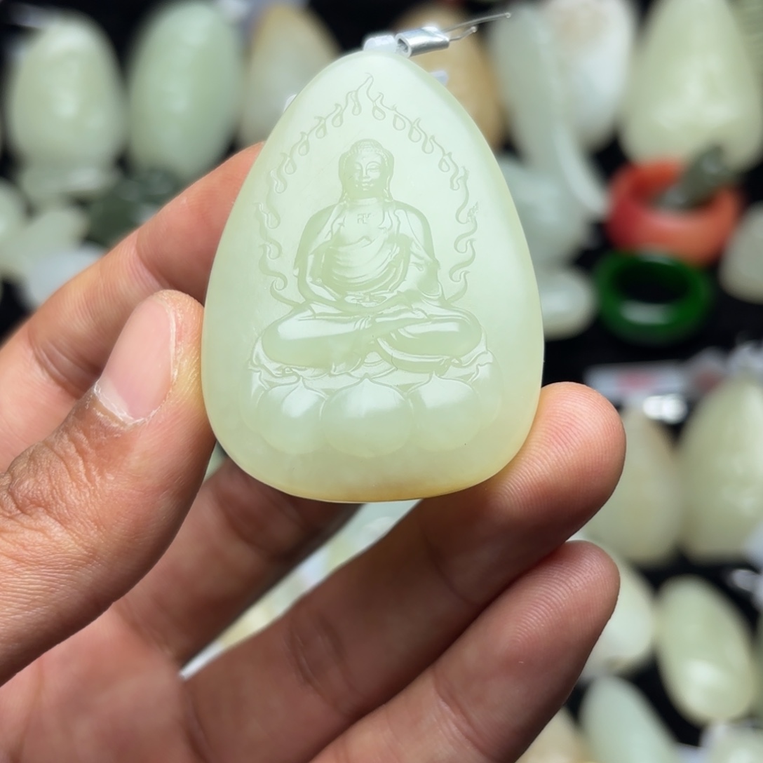 已***巴和田玉未镶嵌颈饰