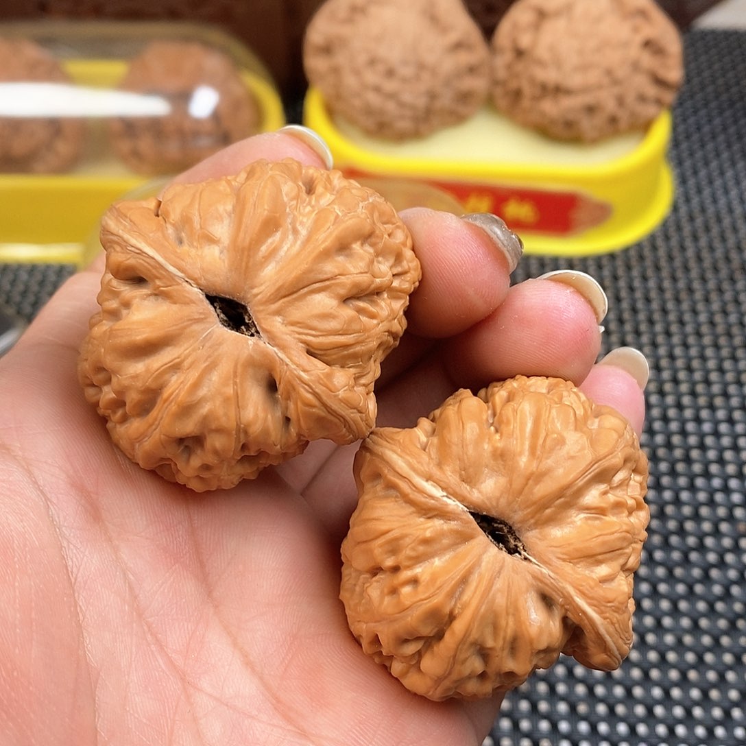 文玩核桃把件43➕平古元宝全品50.4克