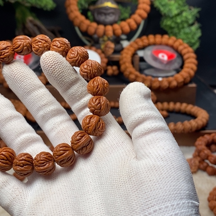 桃核吊坠日****煦秦岭龙纹