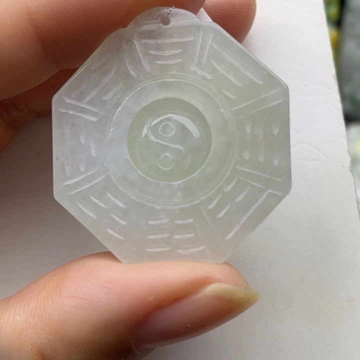 翡翠未镶嵌颈饰翡翠八卦