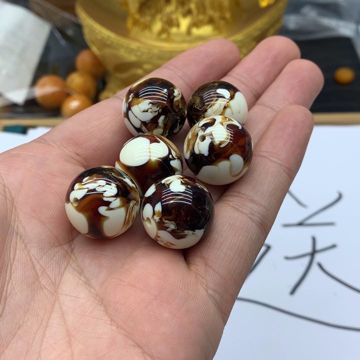 未镶嵌颈饰琥珀蜜蜡吊坠