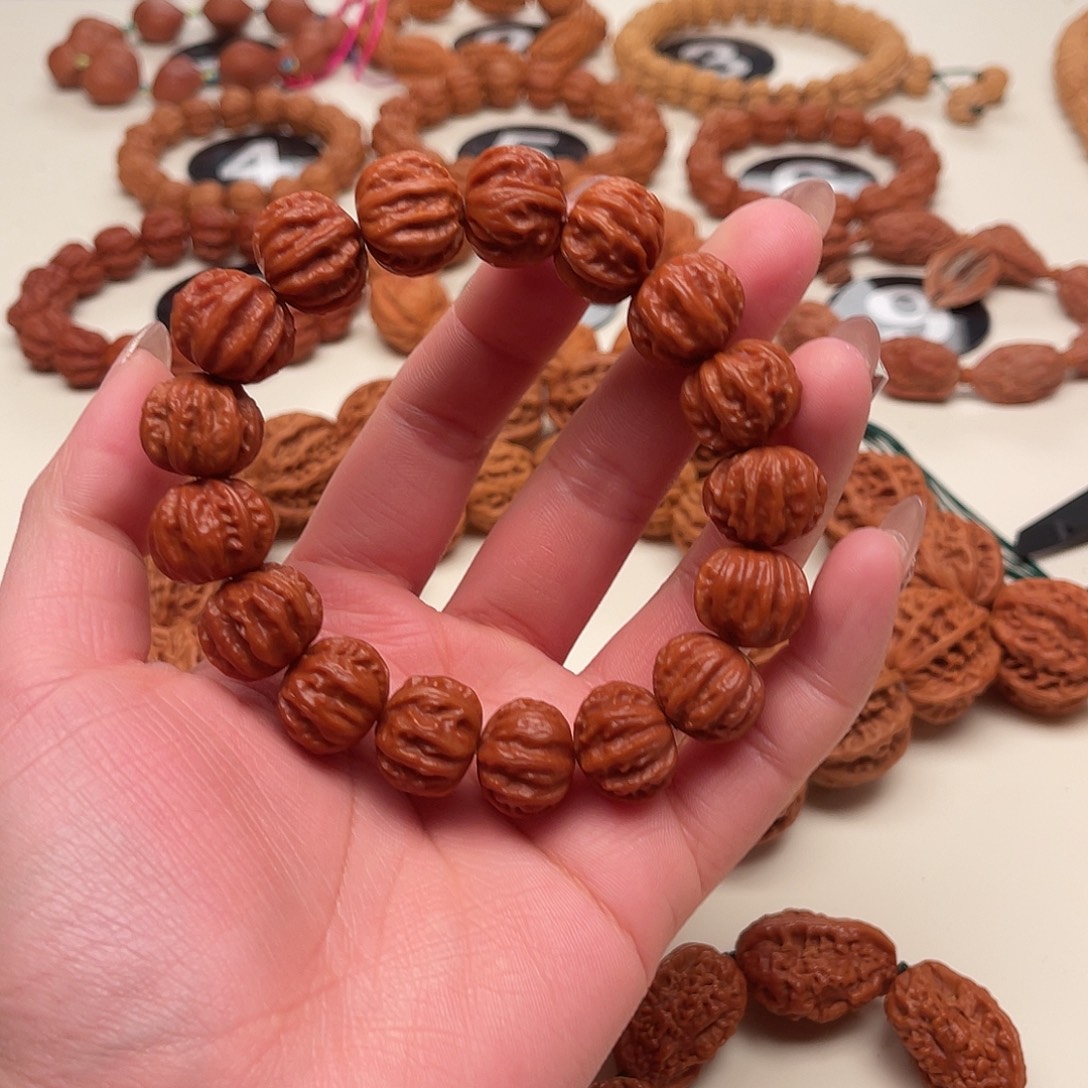 @***…文玩核桃吊坠京八棱