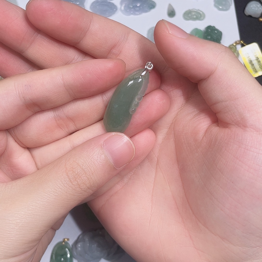 翡翠未镶嵌颈饰翡翠挂饰