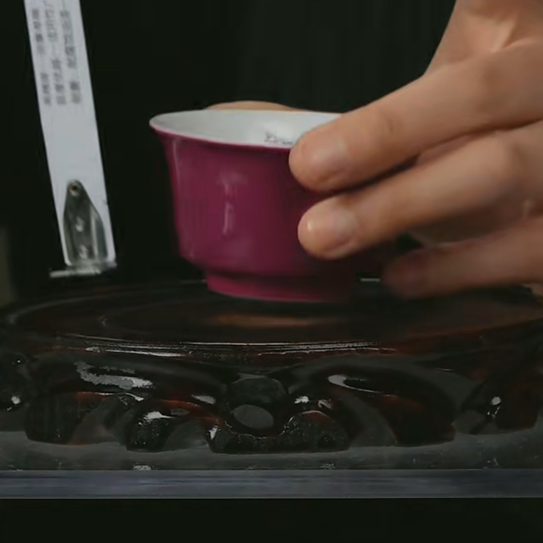 M胭脂红釉马蹄杯