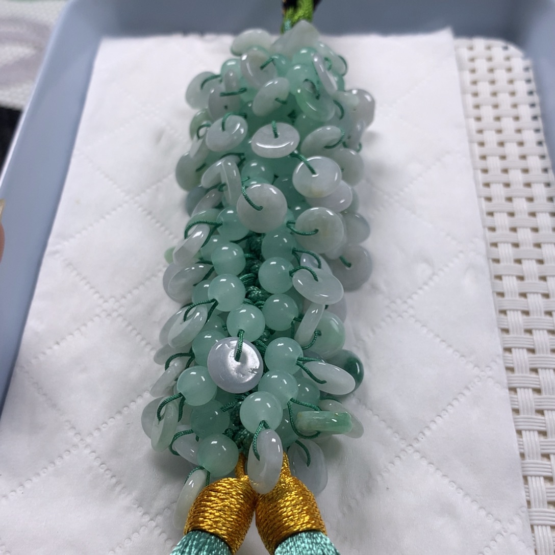 翡翠未镶嵌颈饰车挂