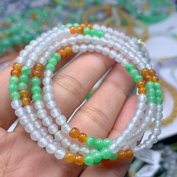 翡翠手镯未镶嵌卡