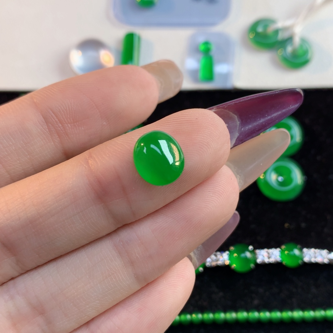 翡翠裸石9.3 8.3 4.7