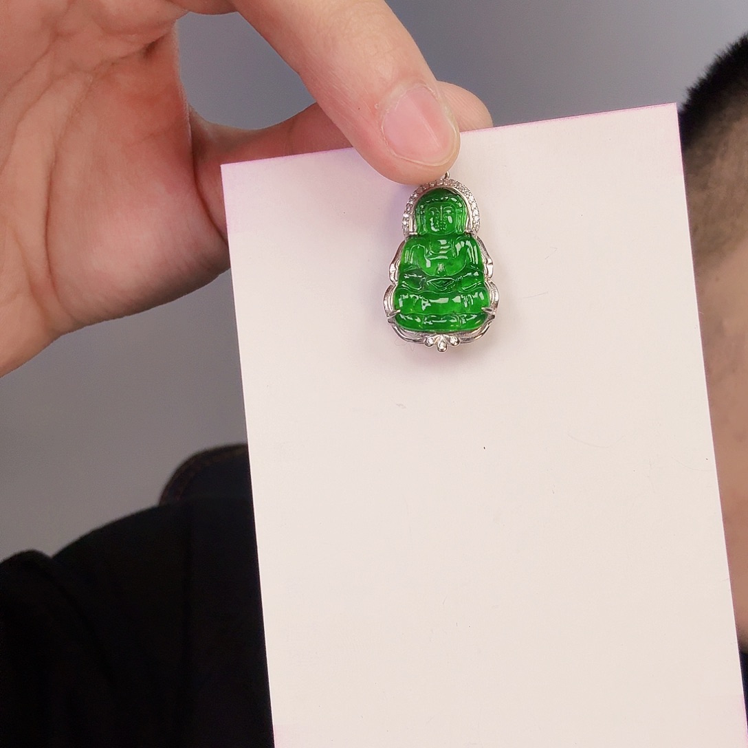 翡翠颈饰未镶嵌一件