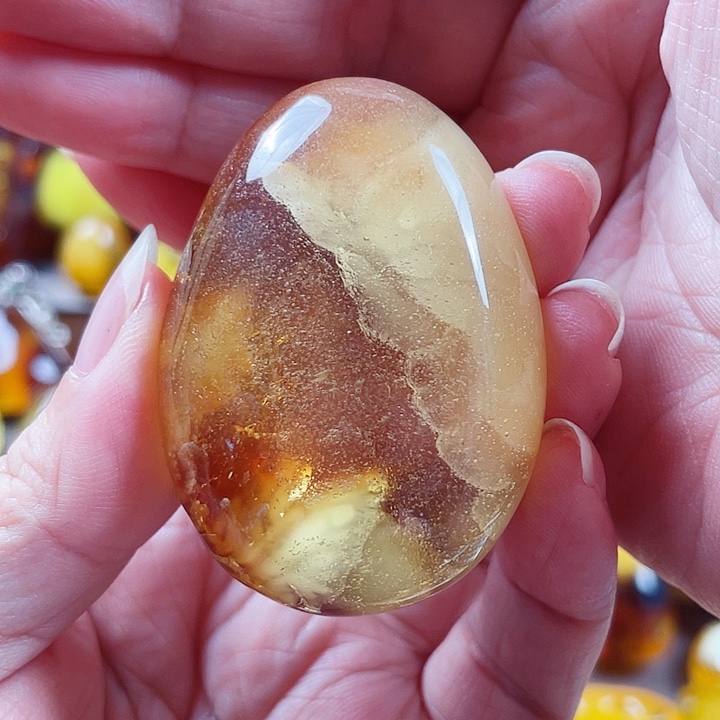 琥珀未镶嵌裸石吊坠