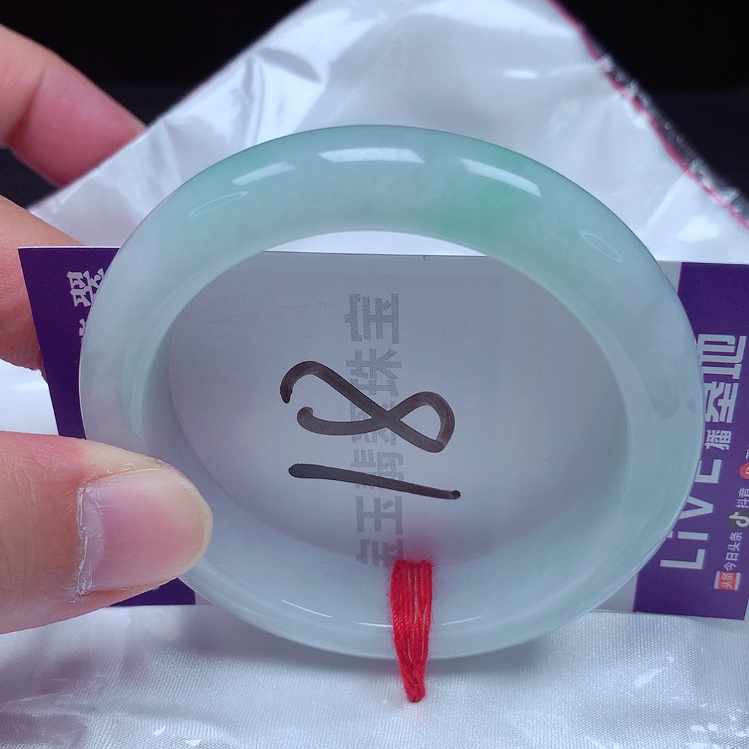 翡翠手镯未镶嵌55圈口