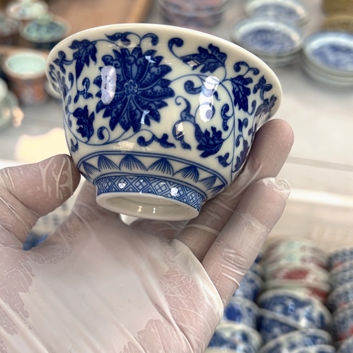 瓷片白青花缠枝莲压手杯主人杯全品