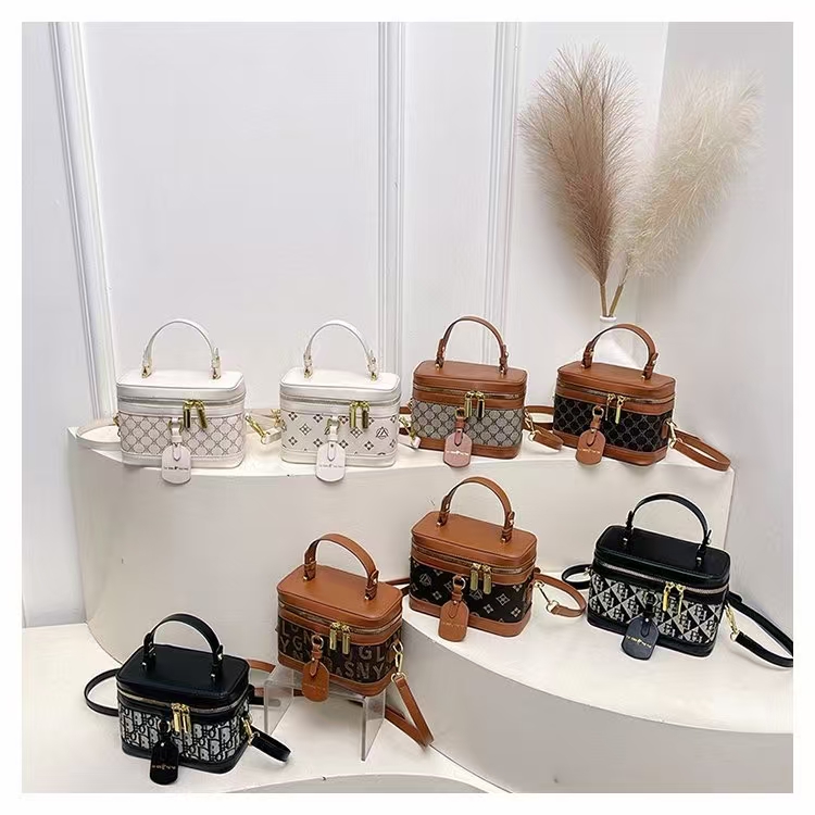 拉链斜挎式手机袋字母轻奢单肩包小方包肩包富婆风