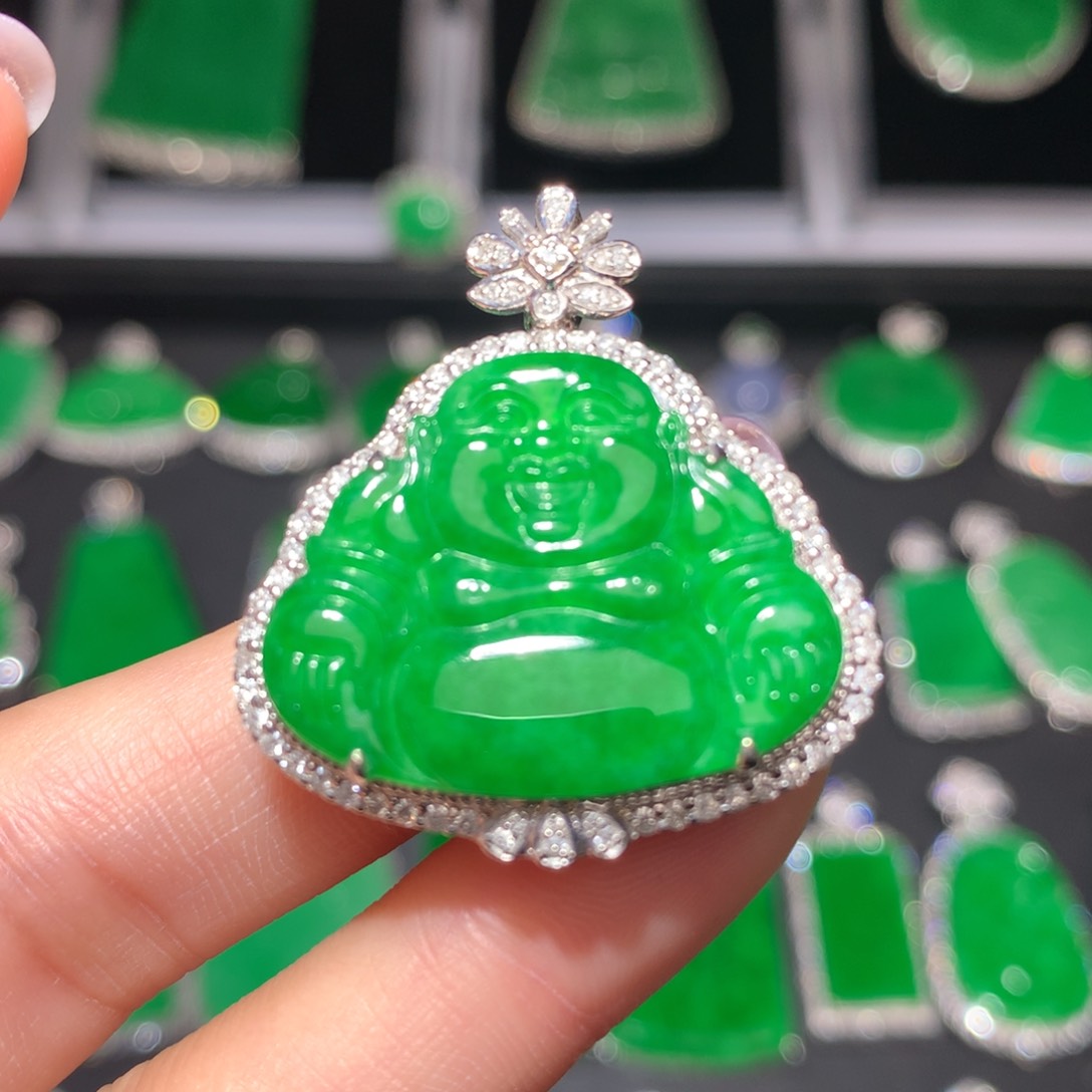 翡翠颈饰18K金镶嵌翡翠