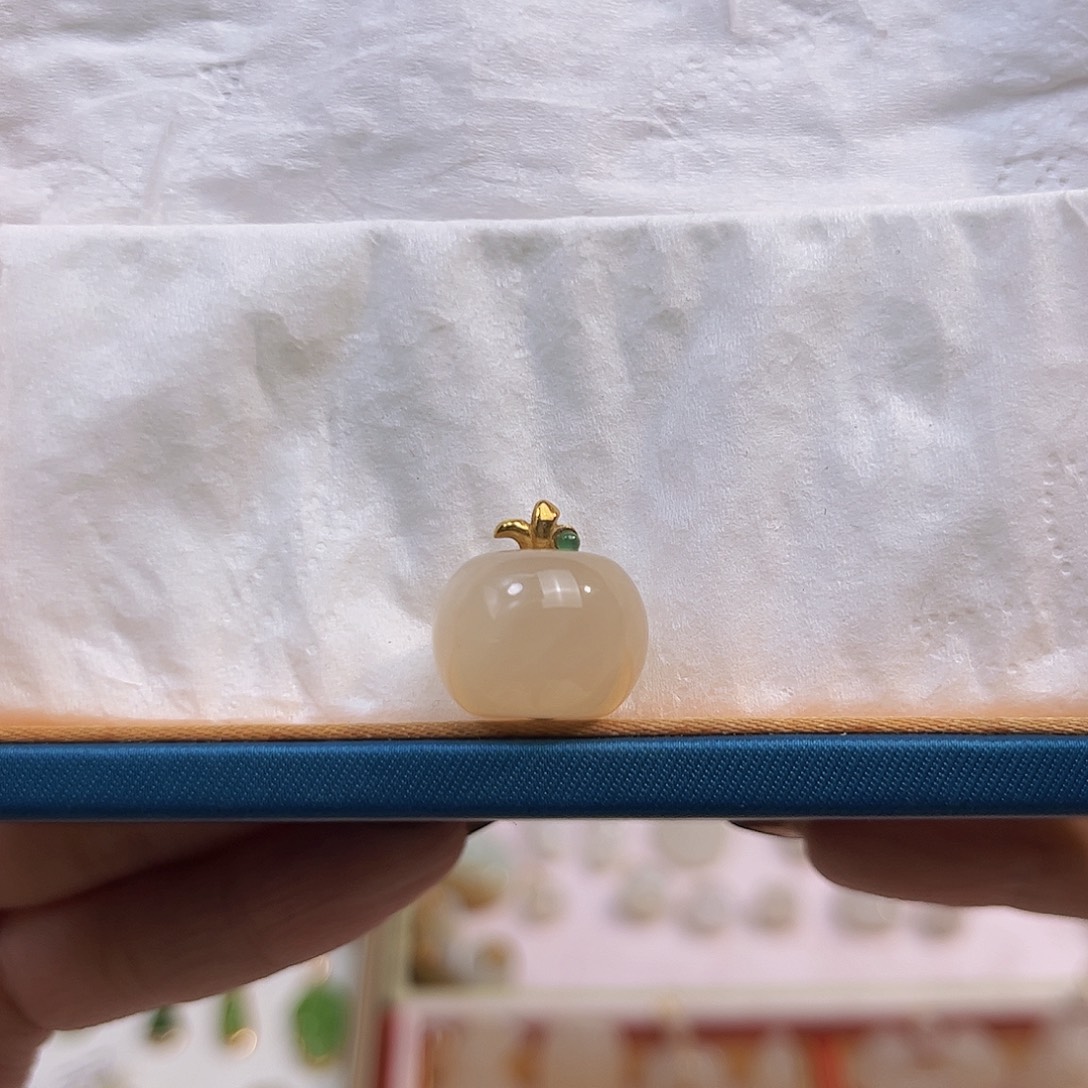 和田玉18K金镶嵌吊坠(不含链)