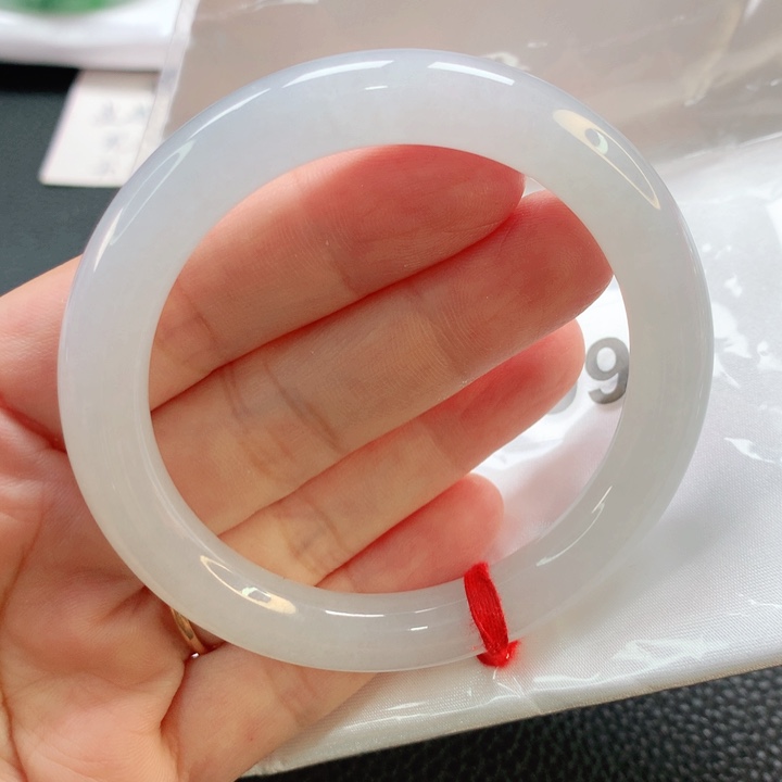 翡翠手镯未镶嵌56圆