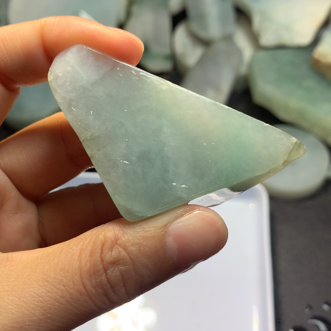 翡翠颈饰未镶嵌料子