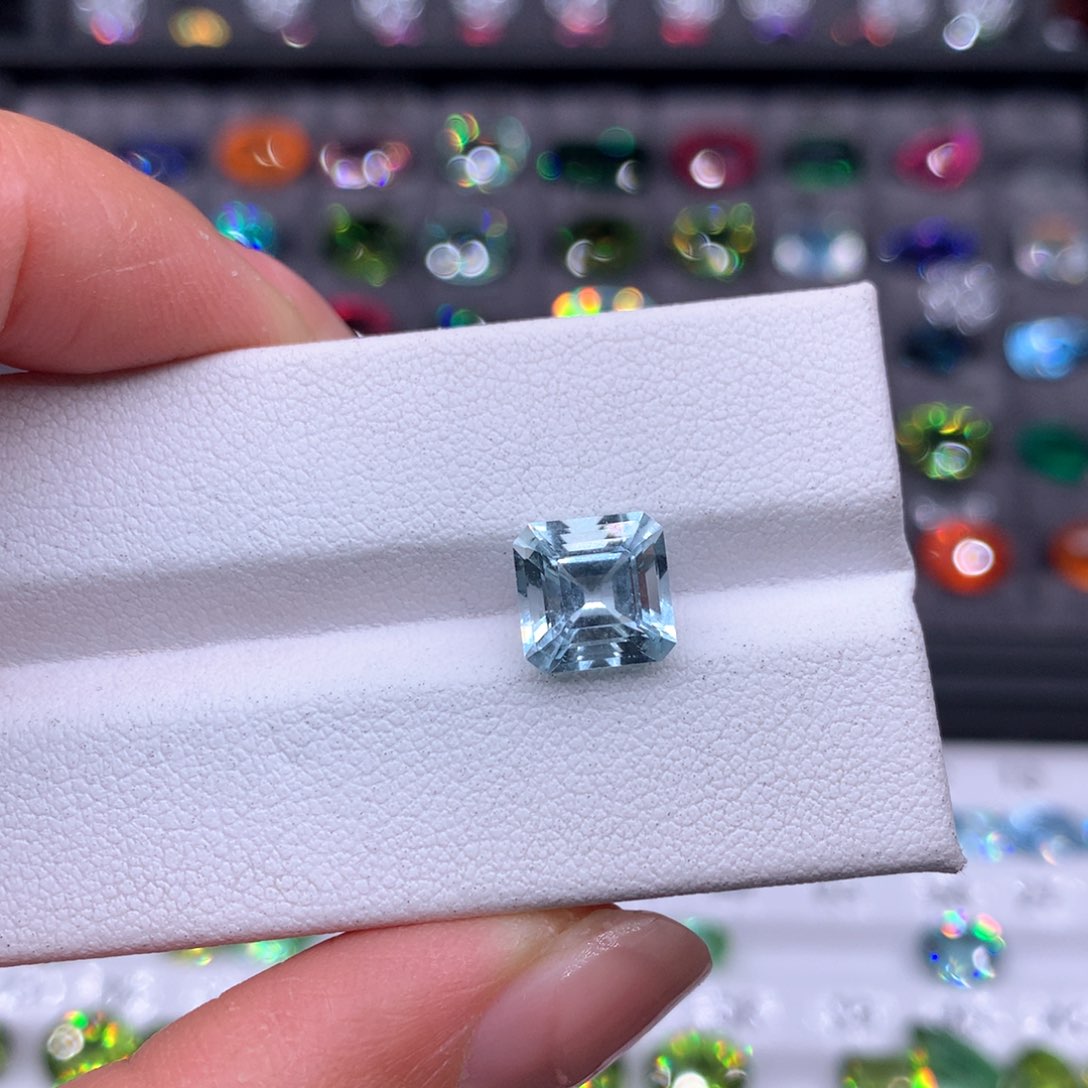 海蓝宝石裸石未镶嵌2.68克拉