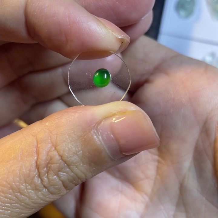 翡翠颈饰未镶嵌蛋面