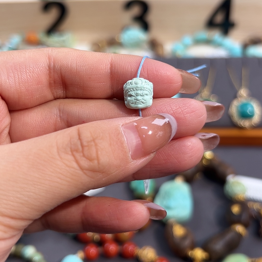 绿松石未镶嵌把件黄财神配饰