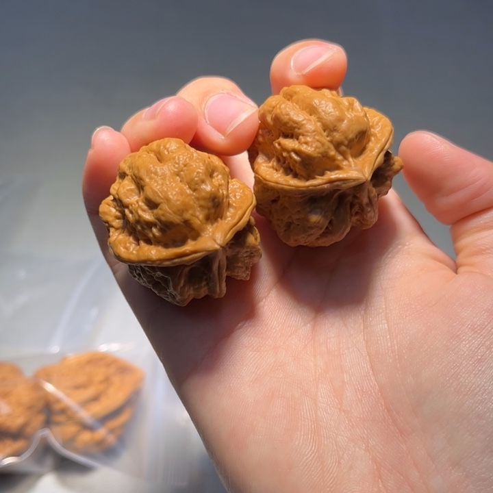 文玩核桃把件蛤蟆三棱955