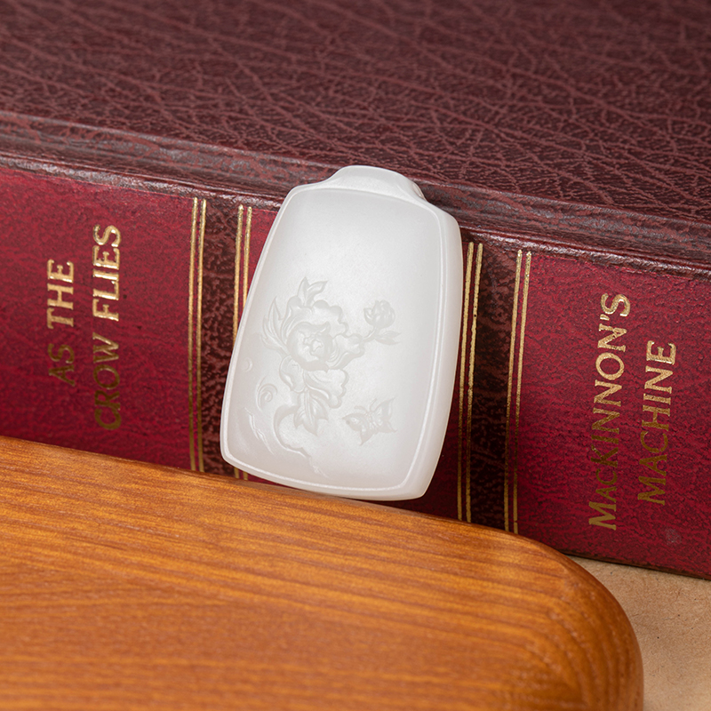 和田玉白玉蝶恋花挂件玉牌 苏工雕刻花开富贵白玉牌子