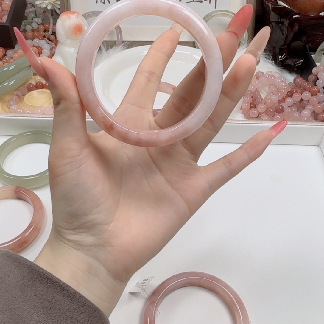 可****未镶嵌手镯石英质玉