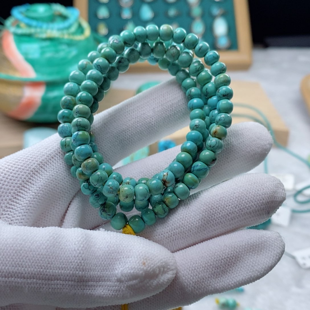 绿松石颈饰未镶嵌阿***大